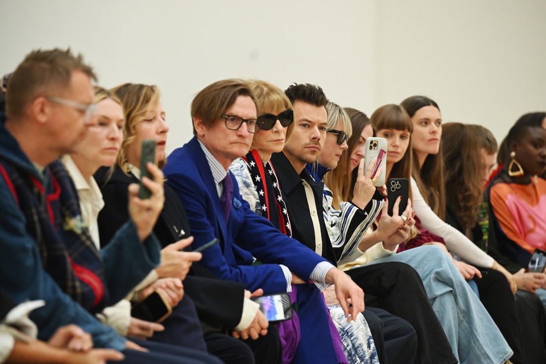 Hamish Bowles, Anna Wintour, Harry Styles a Laura Ingham