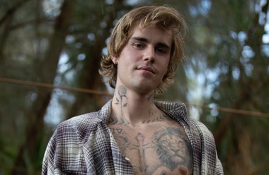 Justin Bieber odkrývá Vogue skryté symboly svého tetování