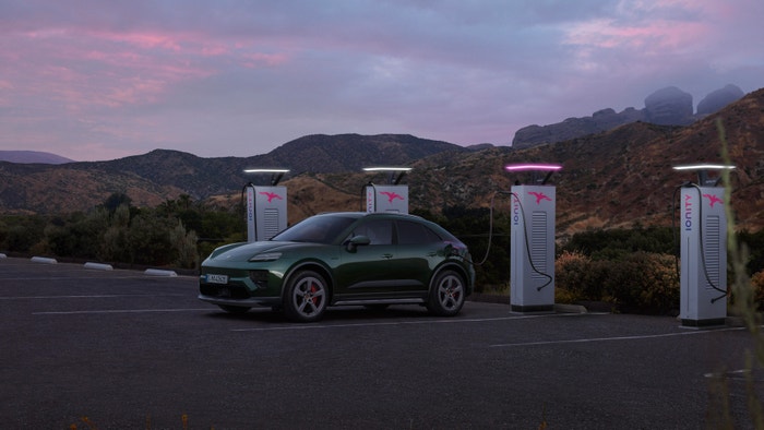 Macan 4S Electric, 2024, Porsche AG, Macan 4S Electric: spotřeba elektrické energie kombinovaný provoz (WLTP) 20.7 – 17.7 kWh/100 km, emise CO2 kombinovaný provoz (WLTP) 0 g/km, CO₂ class A