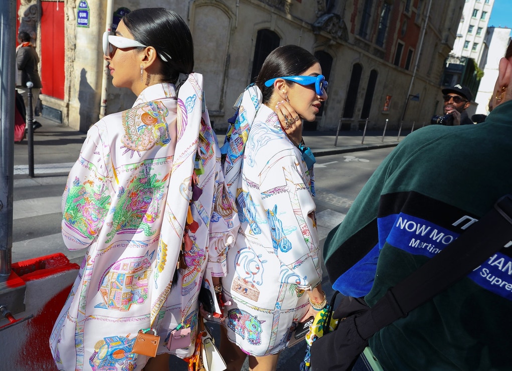 Street style Paris Fashion Week, březen 2025