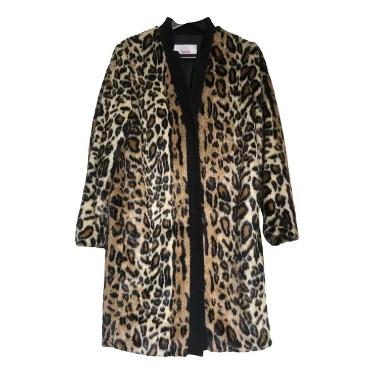 Leopardí kabát z umělé kožešiny, JUCCA, prodává Vestiaire Collective, 135 €