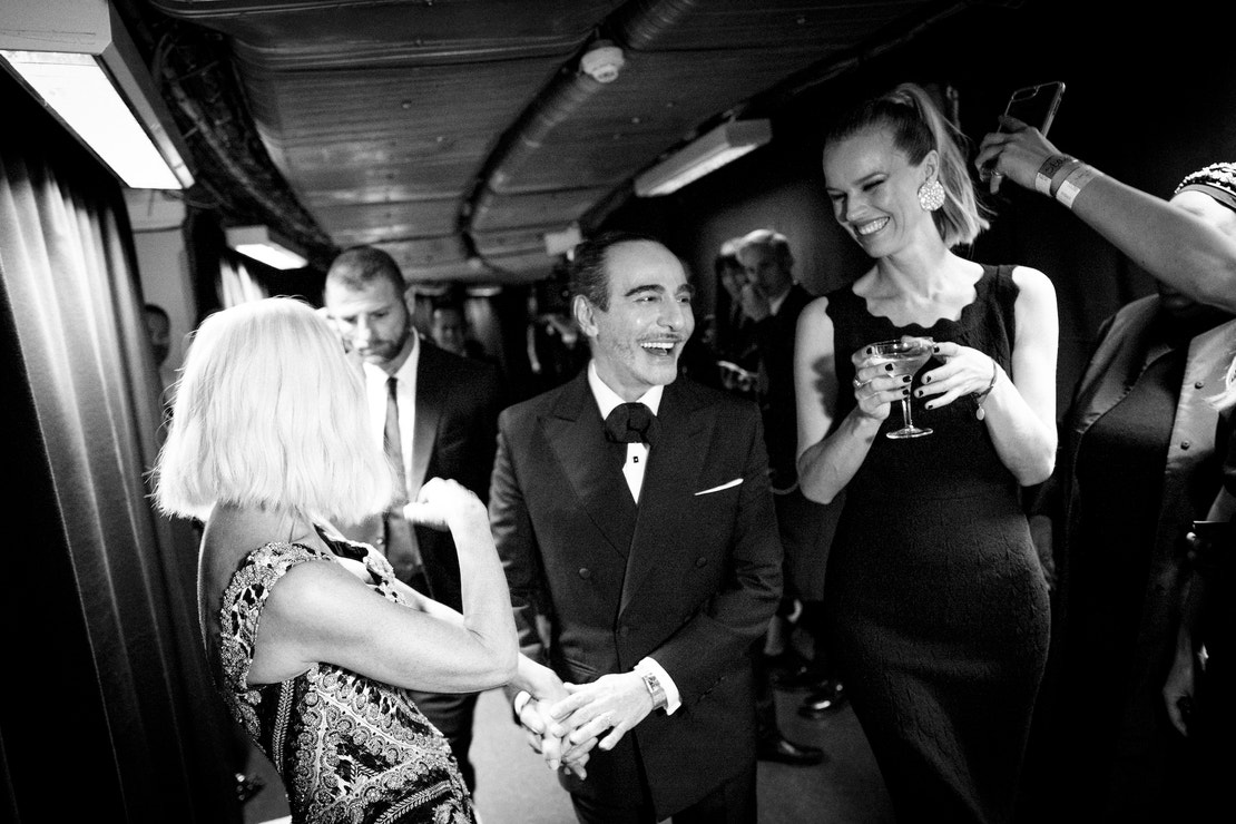 Donatella Versace, John Galliano a Eva Herzigová na Fashion Awards 2017 v Londýně