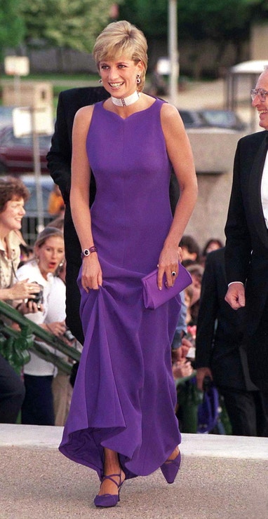 Princezna Diana v purpurových šatech Versace na gala večeři ve Field Museum Of Natural History v Chicagu, 5. června 1996