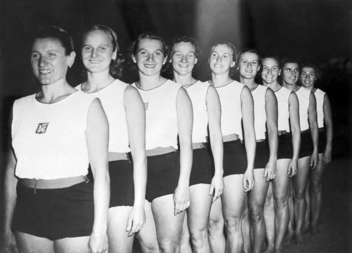 Tým československých sportovních gymnastek na LOH v Londýně, 1948