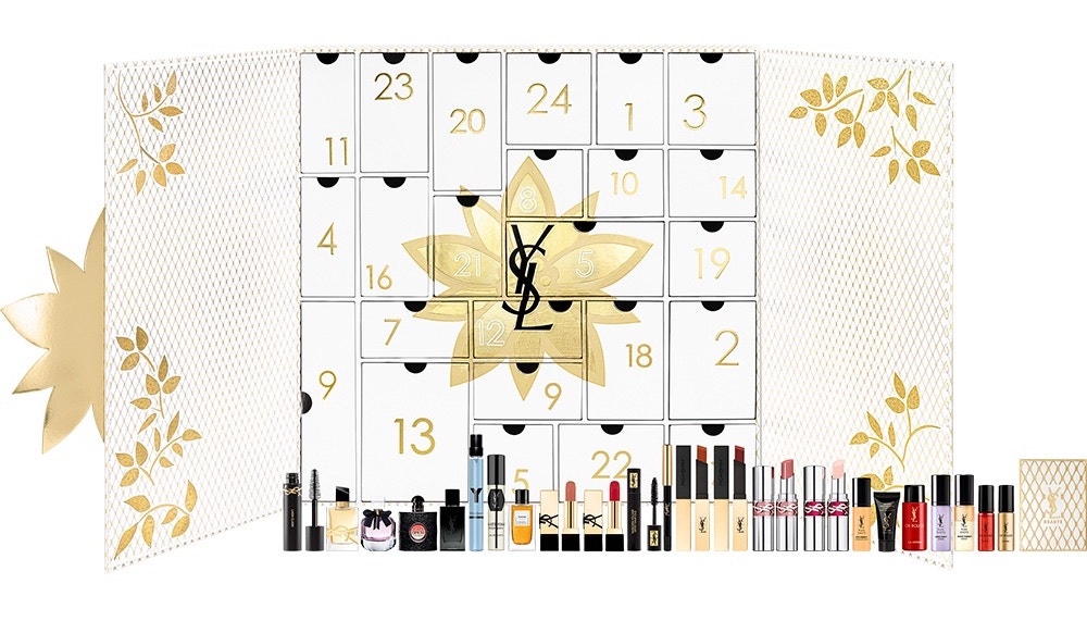 Adventní kalendář s 24 beauty produkty, YSL, 9000 Kč