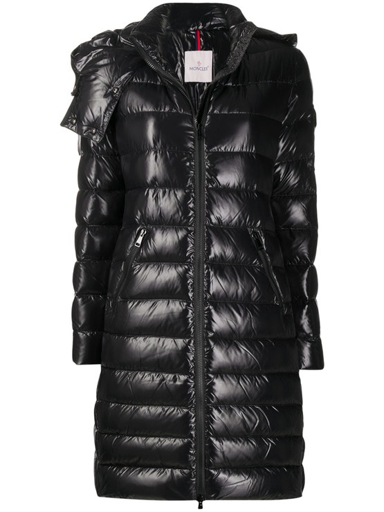 Péřová bunda, MONCLER, prodává Farfetch, 1 807 €