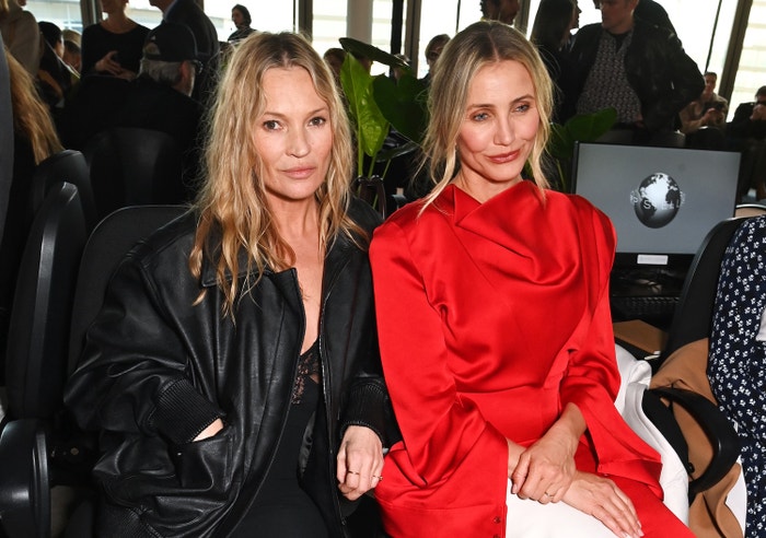 Kate Moss a Cameron Diaz na přehlídce Stella McCartney podzim–zima 2025/2026 v Paříži, 5. března 2025