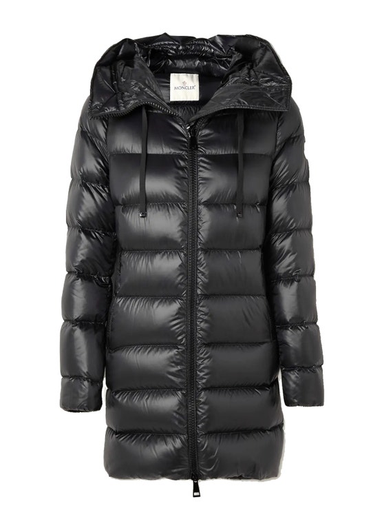 Černý péřový kabát, MONCLER, prodává Net-a-Porter, 1 376 €